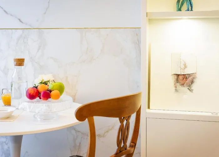 Modern Art In Apartamento *