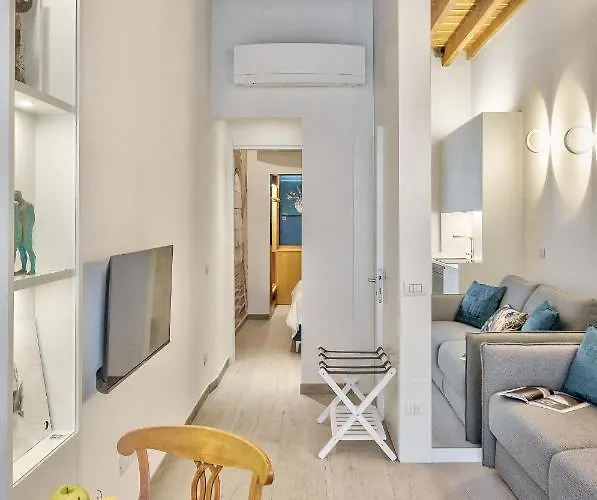 Modern Art In Apartamento